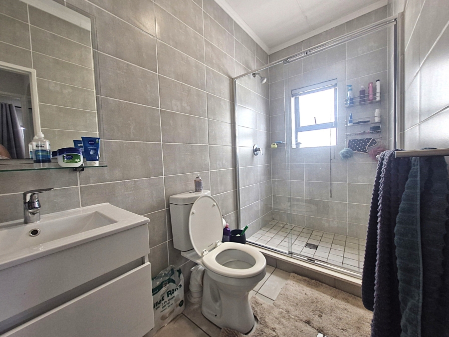 To Let 1 Bedroom Property for Rent in Richwood Western Cape